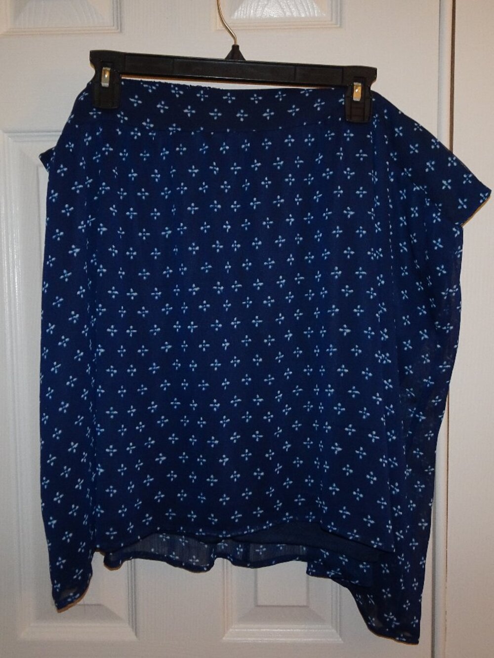 Old Navy Plus Size Blue Patterned Flowy Skirt